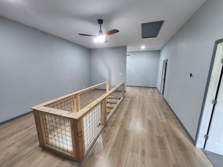 Open Landing and Wide-Plank Floors
